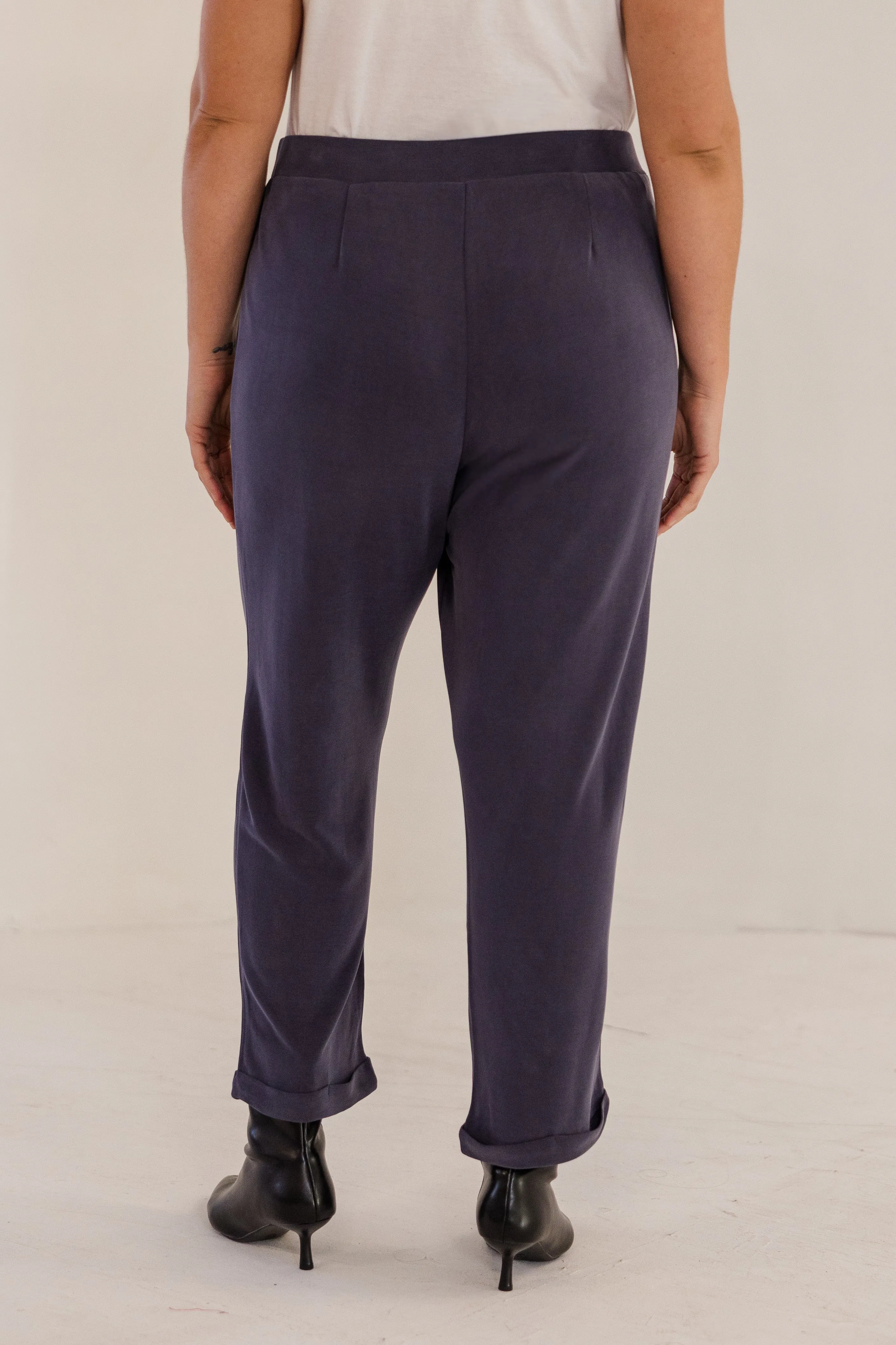 Chloe Pintuck Taper Pant, Ink Navy