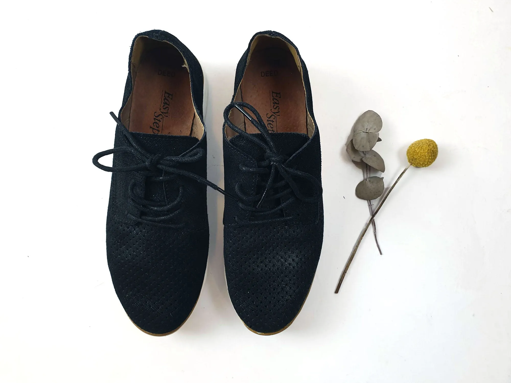 Easy Steps "Deed" metalic black leather lace up shoes size 38