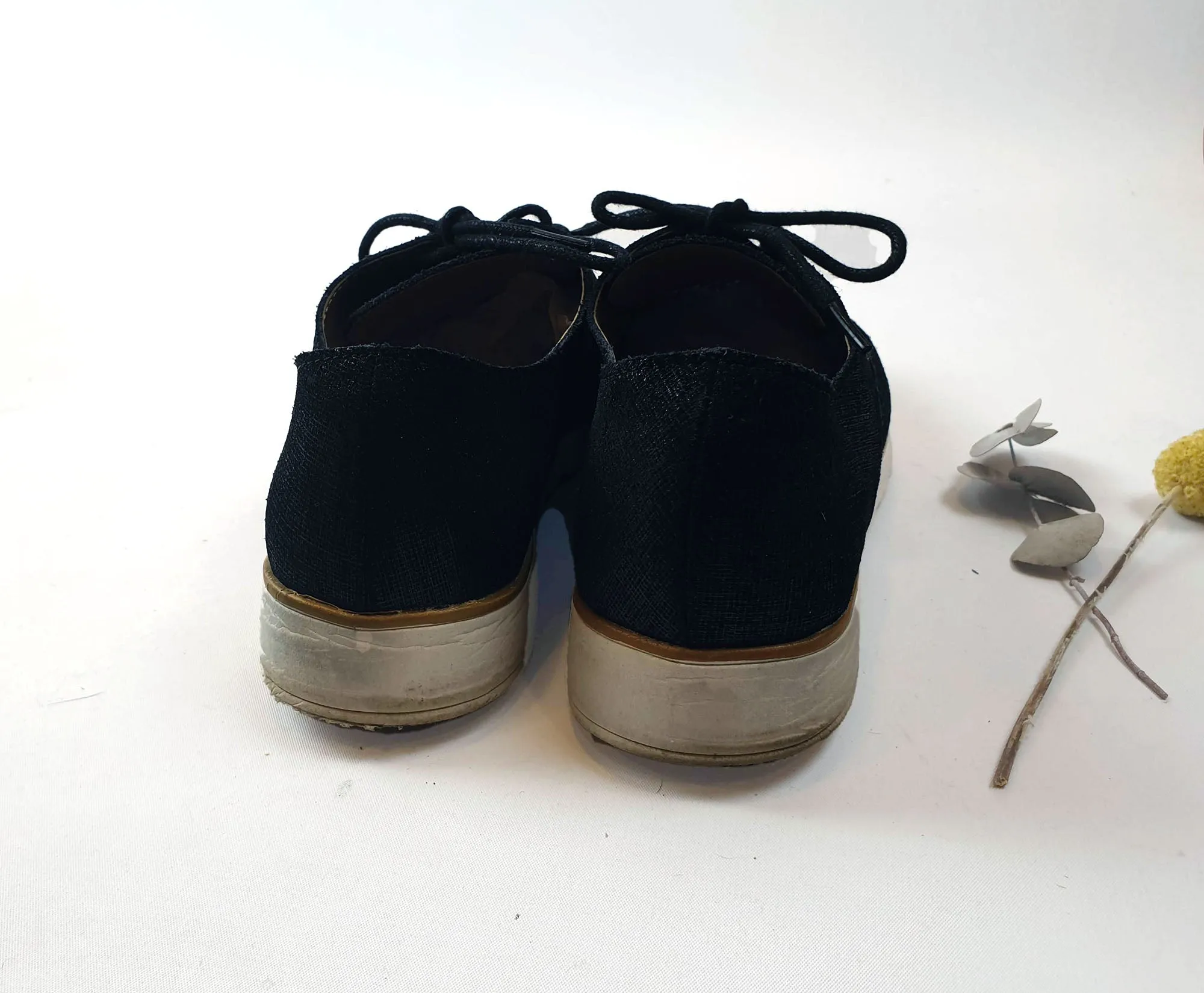 Easy Steps "Deed" metalic black leather lace up shoes size 38