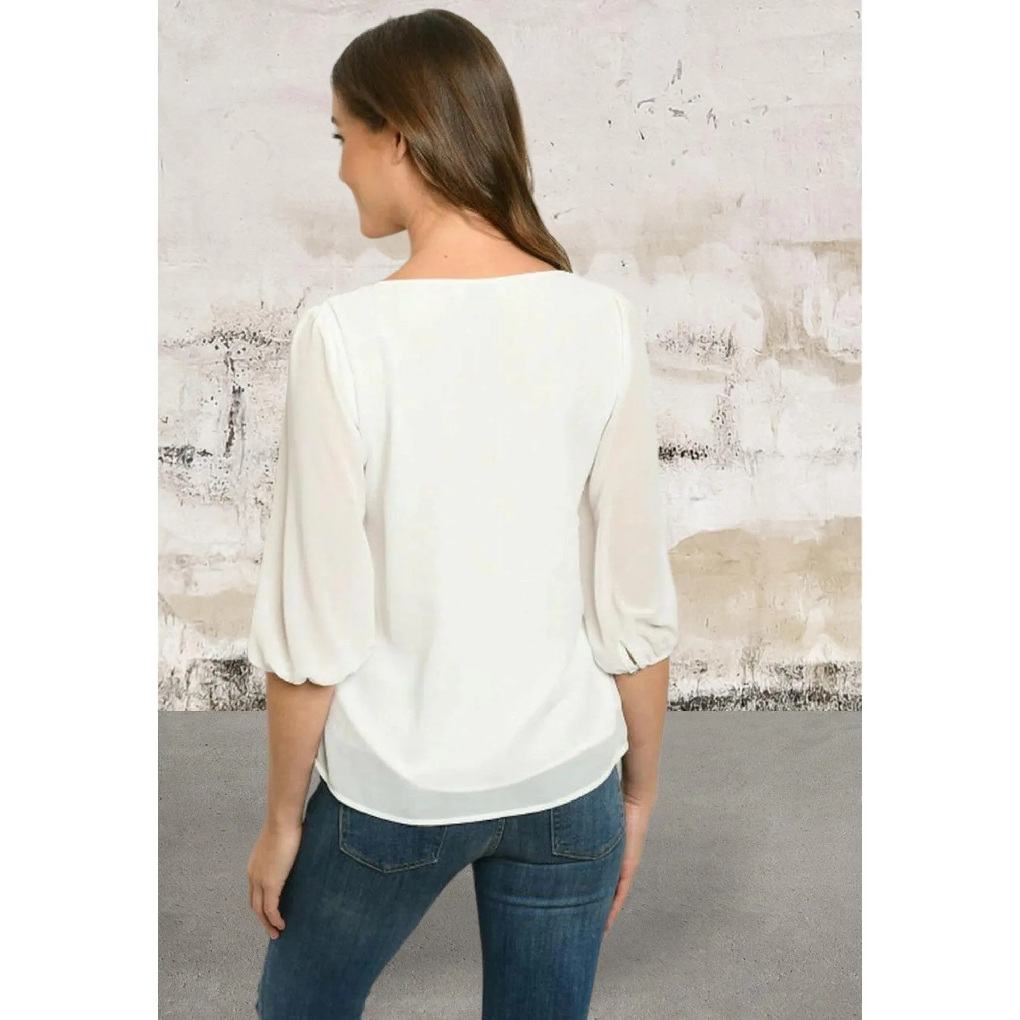 White half sleeve scoop neck top